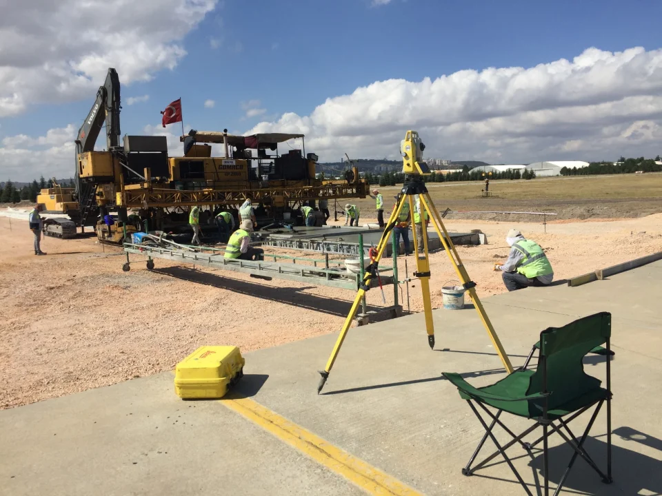 Eskişehir Airport Main Runway Strengthening and AEW Aircraft Connection Taxiways Construction